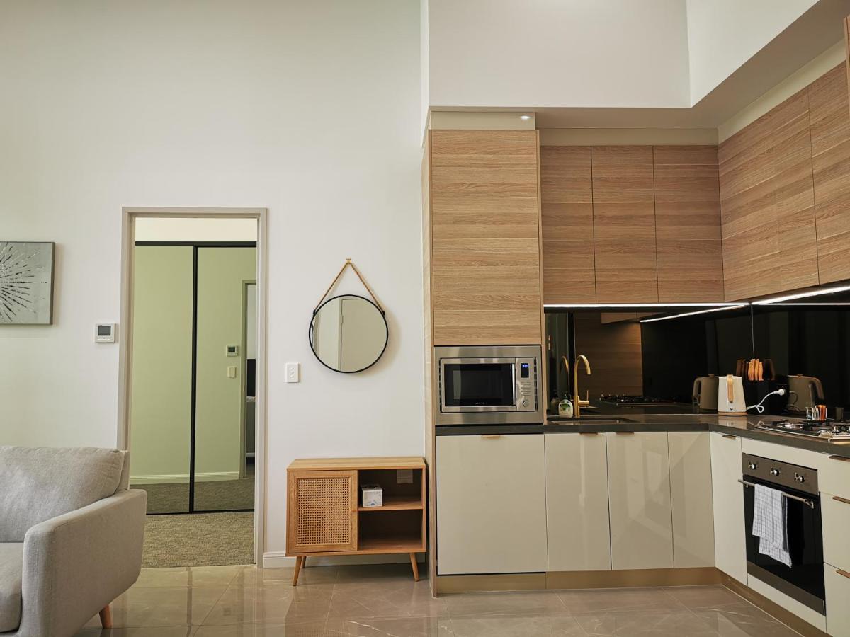 Surfers Paradise New Beachfront Apartments ゴールドコースト エクステリア 写真