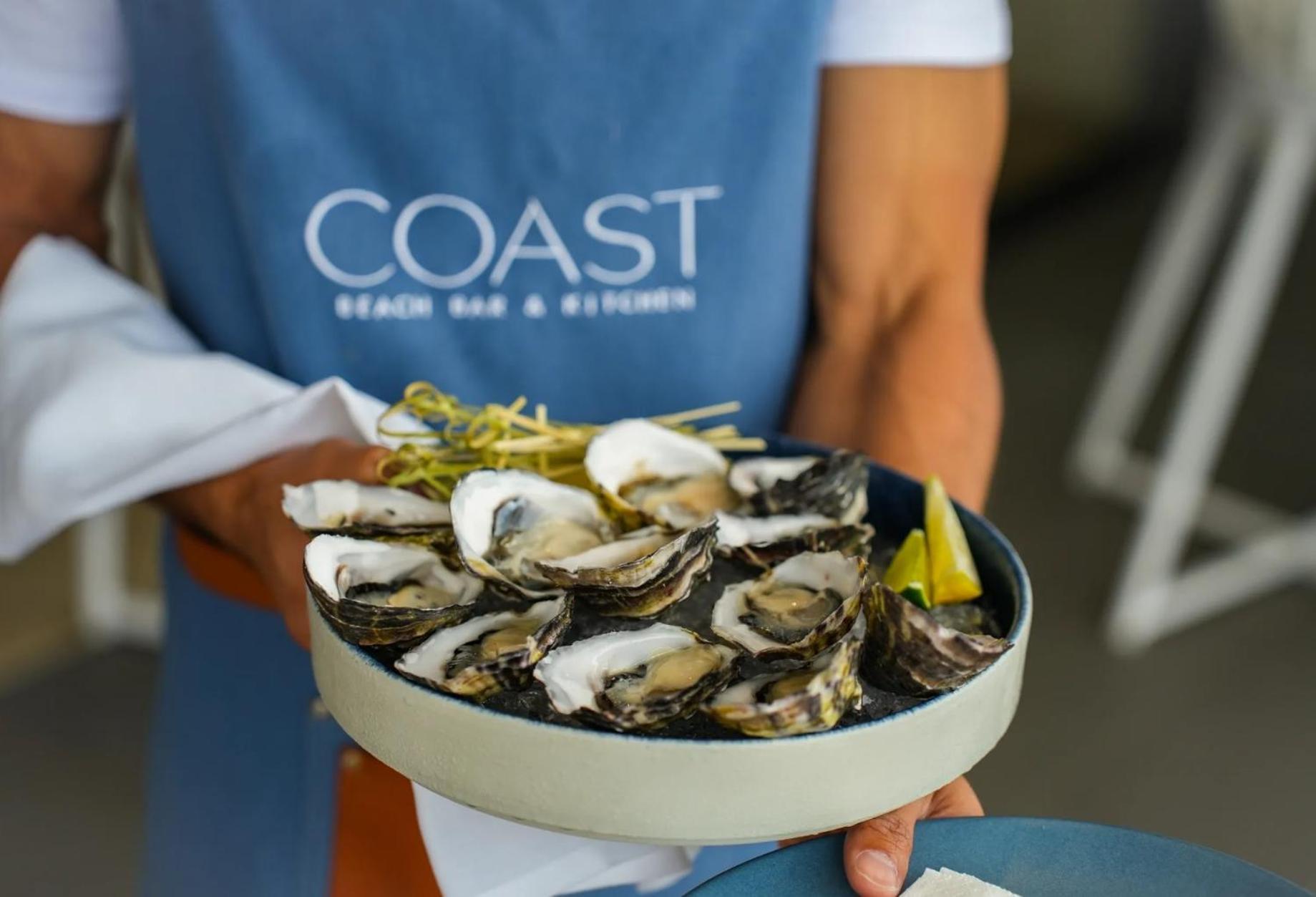 Surfers Paradise New Beachfront Apartments ゴールドコースト エクステリア 写真