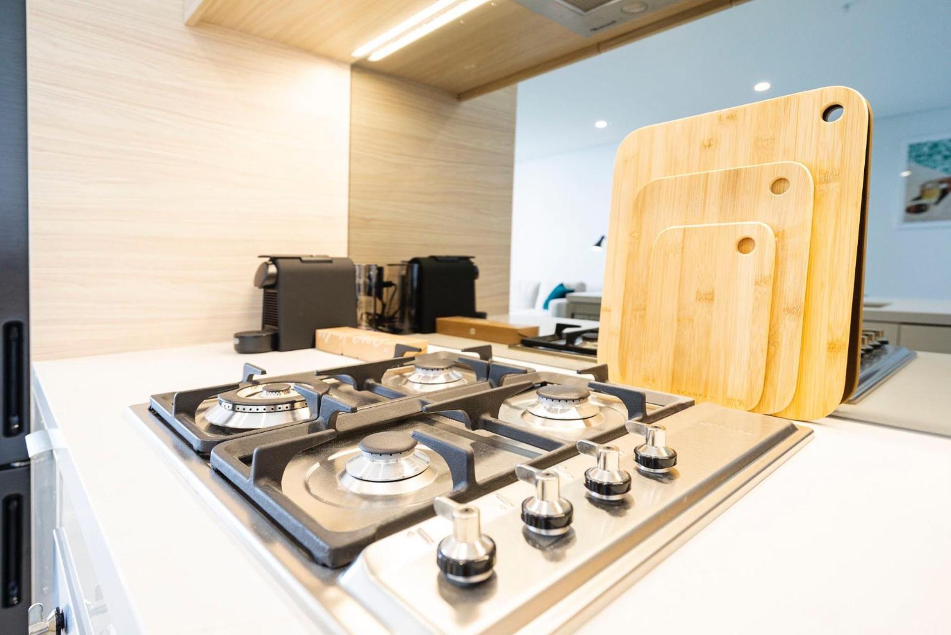Surfers Paradise New Beachfront Apartments ゴールドコースト エクステリア 写真