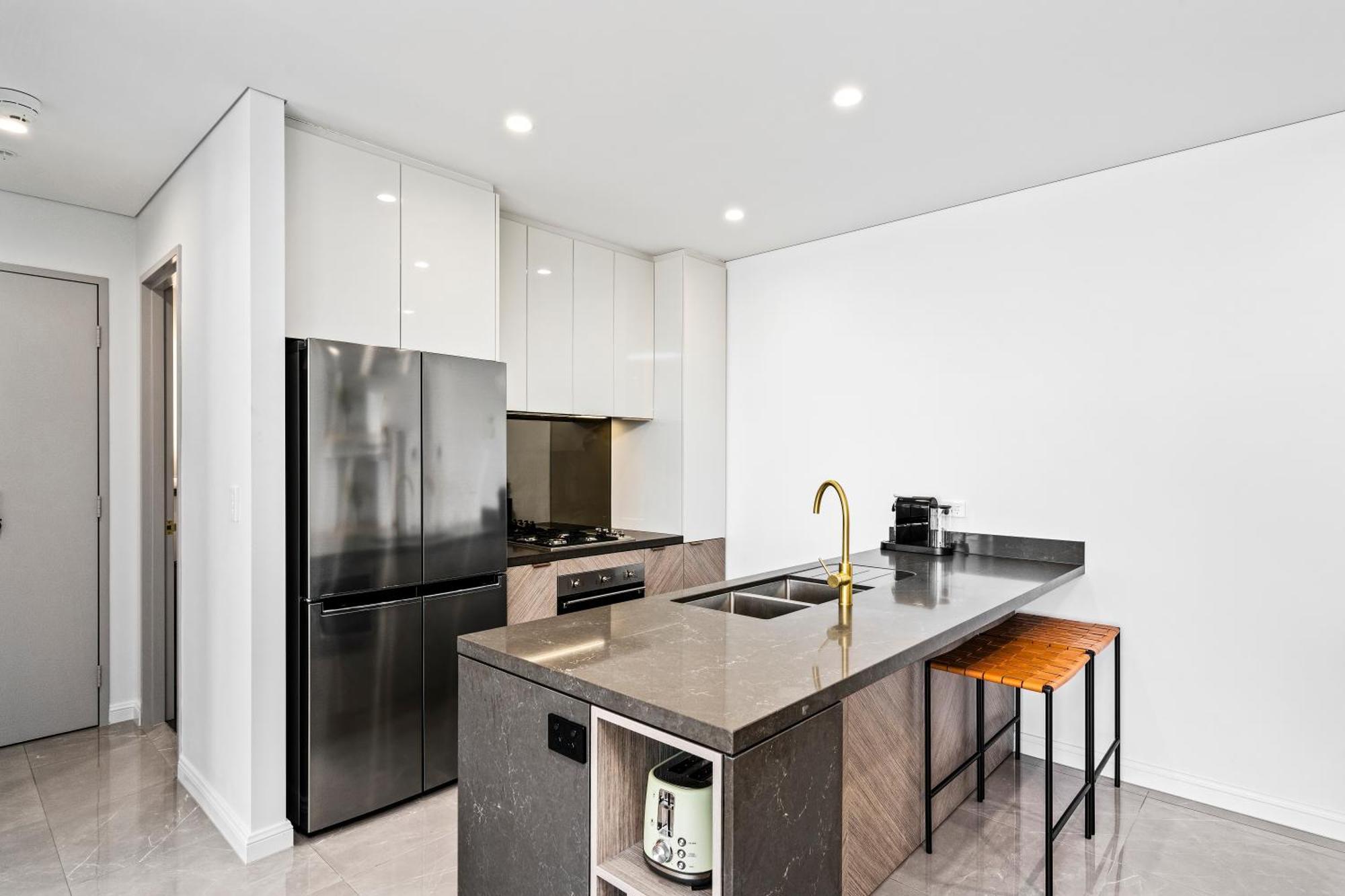 Surfers Paradise New Beachfront Apartments ゴールドコースト エクステリア 写真