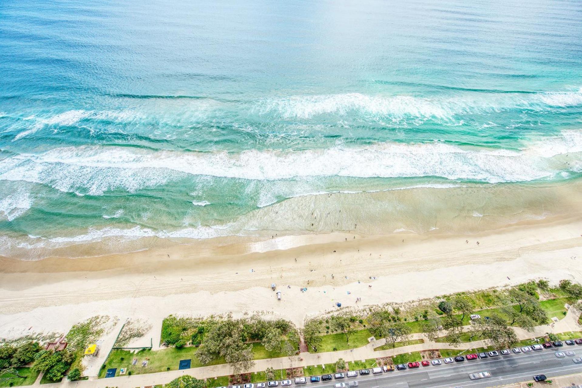Surfers Paradise New Beachfront Apartments ゴールドコースト エクステリア 写真