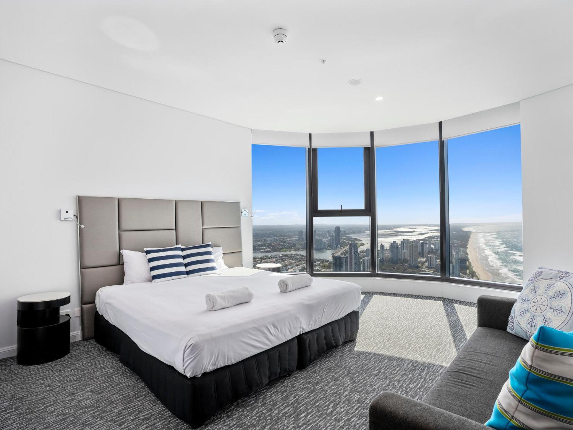 Surfers Paradise New Beachfront Apartments ゴールドコースト エクステリア 写真