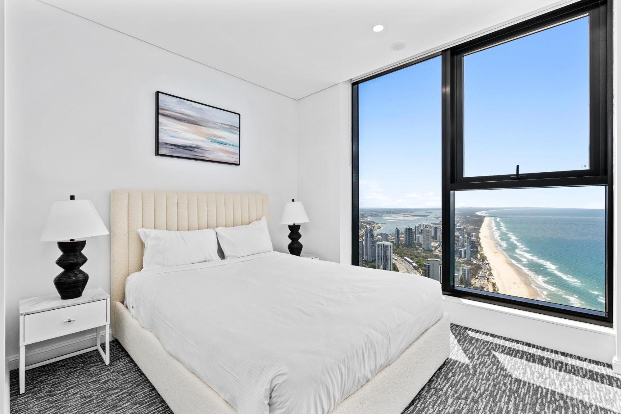 Surfers Paradise New Beachfront Apartments ゴールドコースト エクステリア 写真