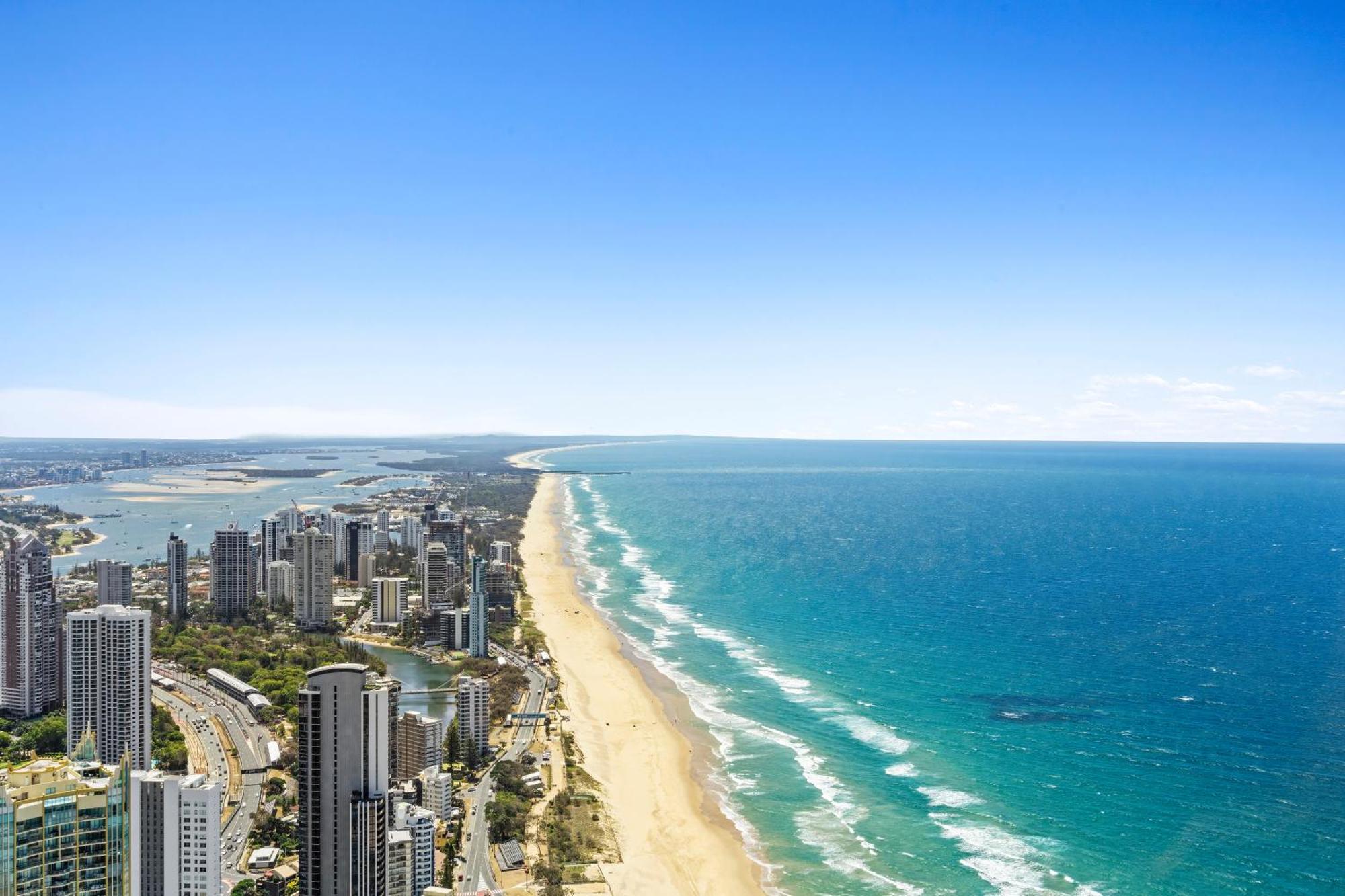 Surfers Paradise New Beachfront Apartments ゴールドコースト エクステリア 写真