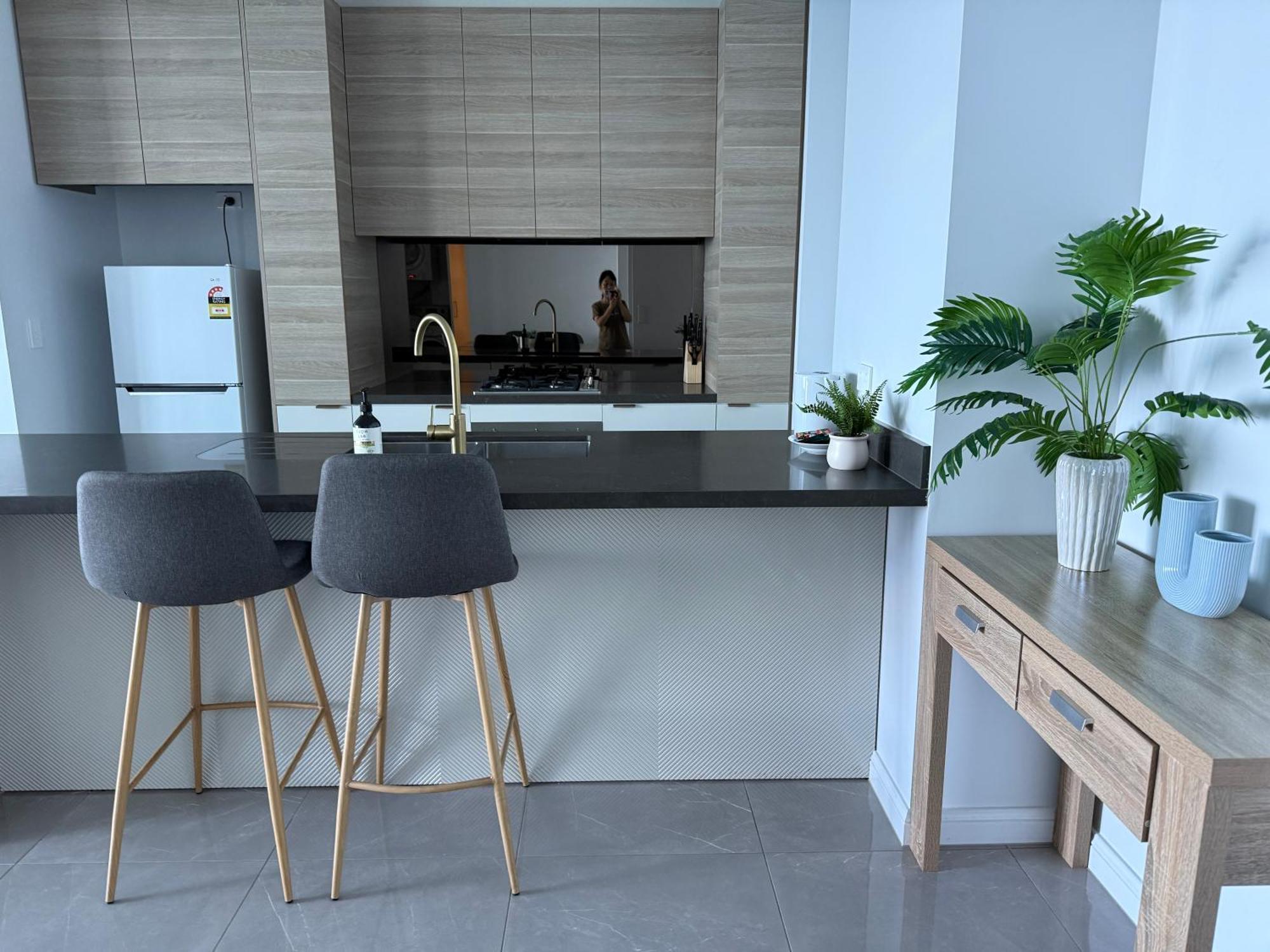 Surfers Paradise New Beachfront Apartments ゴールドコースト エクステリア 写真